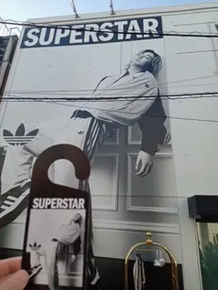 藤井風さん adidas ドアプレート フライヤー 原宿限定 - メルカリ