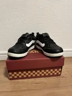 VANS キッズ　ブラック×ホワイト　スニーカー