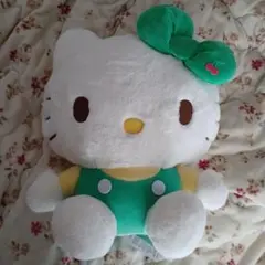 キティちゃん　クリームソーダぬいぐるみ超超BIG　ふわふわ可愛いです　匿名即発送