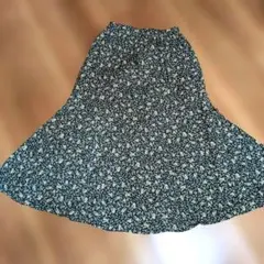 earth music＆ecology 花柄フレアロングスカート グリーン