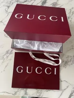 GUCCI ギフトボックス、ショッパー袋 バーガンディ