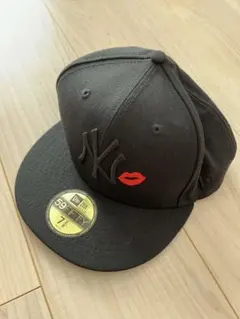 ニューエラキャップ　キスマーク