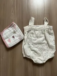 【エイデンアンドアネイ】ストラップ付きロンパース 白色 ピンク模様 おまけ付きのサムネイル