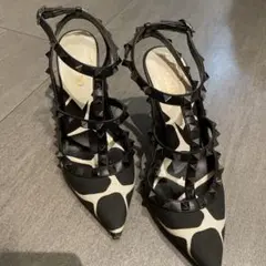 ヴァレンティノ VALENTINO GARAVANI ロックスタッズ パンプスのサムネイル