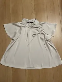 ZARA リボンディテール フルイドトップス オフホワイト Lのサムネイル