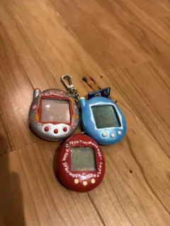 電池抜き】初代たまごっち 本体（白）＆ 専用ケース（グリーン）2点