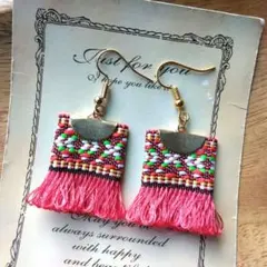 再販35　赤　フリンジ　カラフル　ピアス　イヤリング　タッセル　オルテガ柄