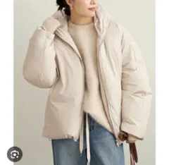 HAKUU ダウンジャケット グレージュ 2way ドローコード 袖リブ HAKUU / ハクウ 別注 ダウンジャケット（ダウンジャケット）｜Plage