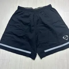 NIKEショートパンツLロゴ刺繍