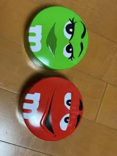 M&M's レッドとグリーンの缶セット