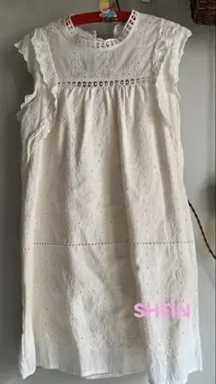 アイボリー レース 後ろリボン　ノースリーブ ミニワンピース