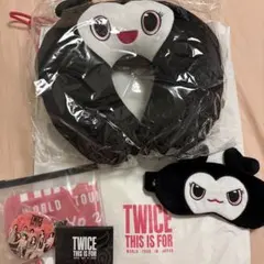 TWICE グッズ トートバッグ 缶バッジ うちわケース セット - メルカリ