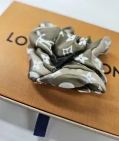 【美品】Louis Vuitton モノグラム シュシュ　1個カーキ(バラ売り)