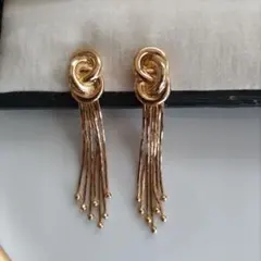 トリファリ イヤリング TRIFARI ヴィンテージ ノット フリンジ