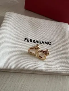 FERRAGAMO ゴールド フープピアスのサムネイル