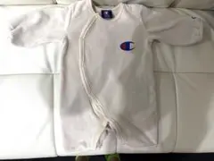 Champion クリーム色ロンパース