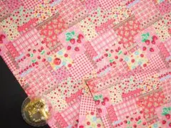 綿麻カットクロス　110×100㎝　2枚　いちご　チェック柄