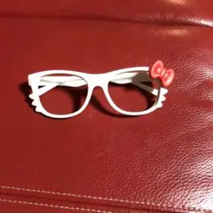 ハローキティ風ホワイトメガネ