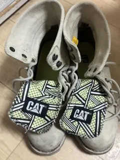 CAT ホワイトハイカット登山靴