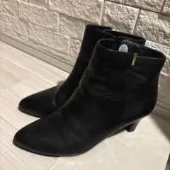 ピエディヌーディ　ショートブーツ　本革　黒　23.5cm