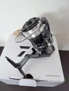 DAIWA 24 LUVIAS LT2500S-XH スピニングリールのサムネイル