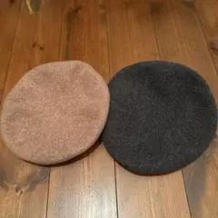 ブラウンとブラックのベレー帽