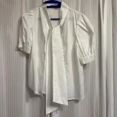 INGNI ホワイト 半袖リボン付きシャツ