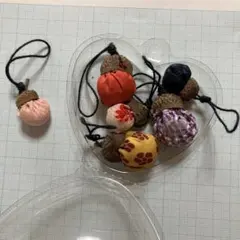 ハンドメイドどんぐりチャーム五つ