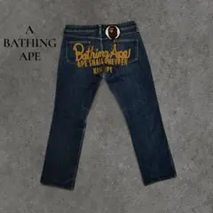 A BATHING APE ストレートデニム エイプ 刺繍デザイン ワッペン付きのサムネイル