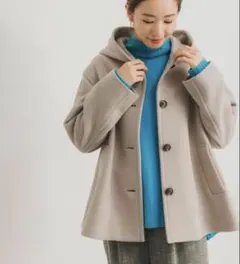 アーバンリサーチ　ショート丈Aラインフードコート　ベージュ