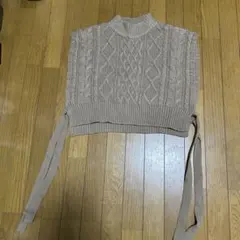 INGNI ベージュ ケーブルニット クロップドベスト