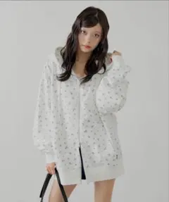 【完売色】Chico 花柄ルーズパーカー ブルーのサムネイル