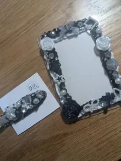 3色のシックなホイップデコケースとヘアクリップのセット