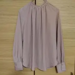 フリル襟ブラウス