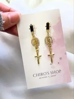 【ハンドメイド】ゴールドクロス十字架ピアス　イヤリング