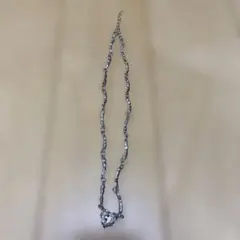 ハート型クリスタルのネックレス