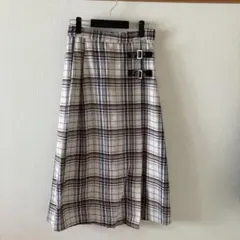 チェック柄ロングスカート バックル付き