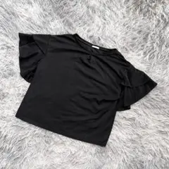 未使用級『GU』ジーユー　半袖カットソー　Tシャツ　フレアスリーブ　ショート丈