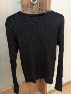 黒 ケーブルニット 長袖セーター