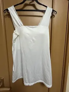 ホワイト ノースリーブ トップス