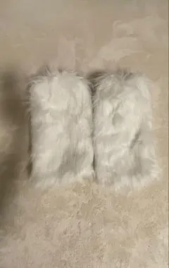 ホワイト フェイクファー レッグウォーマー