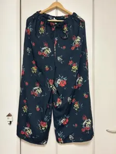 ネイビー花柄ワイドパンツ