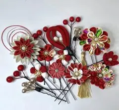 赤の髪飾り　つまみ細工　成人式、卒業式、七五三