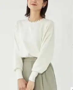 グリーンレーベルリラクシング　フェイクパールボタン　プルオーバー　ニット