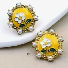 SALE♪ 風鈴ピアス ドット大玉ヨーヨー柄 青空と向日葵 手描きシェル 