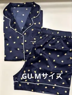 GU Mサイズ　サテンパジャマ　セットアップ ネイビーのサムネイル