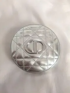 ディオールスキン フォーエヴァー グロウ ルミナイザー ピンク ヘイロー 03