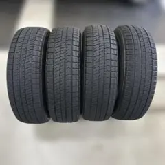 中古スタッドレス175/65R15ブリザック4本セットフィット、アクア