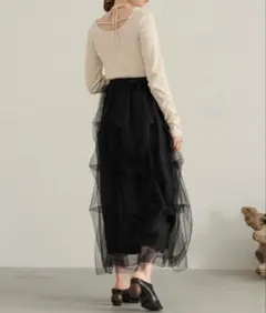 【美品】hinari チュールタックスカート ブラック XSのサムネイル