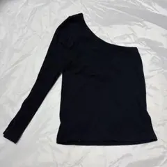 ワンショルダートップス　ブラック　黒　長袖　シンプル　モード系　薄手　セクシー